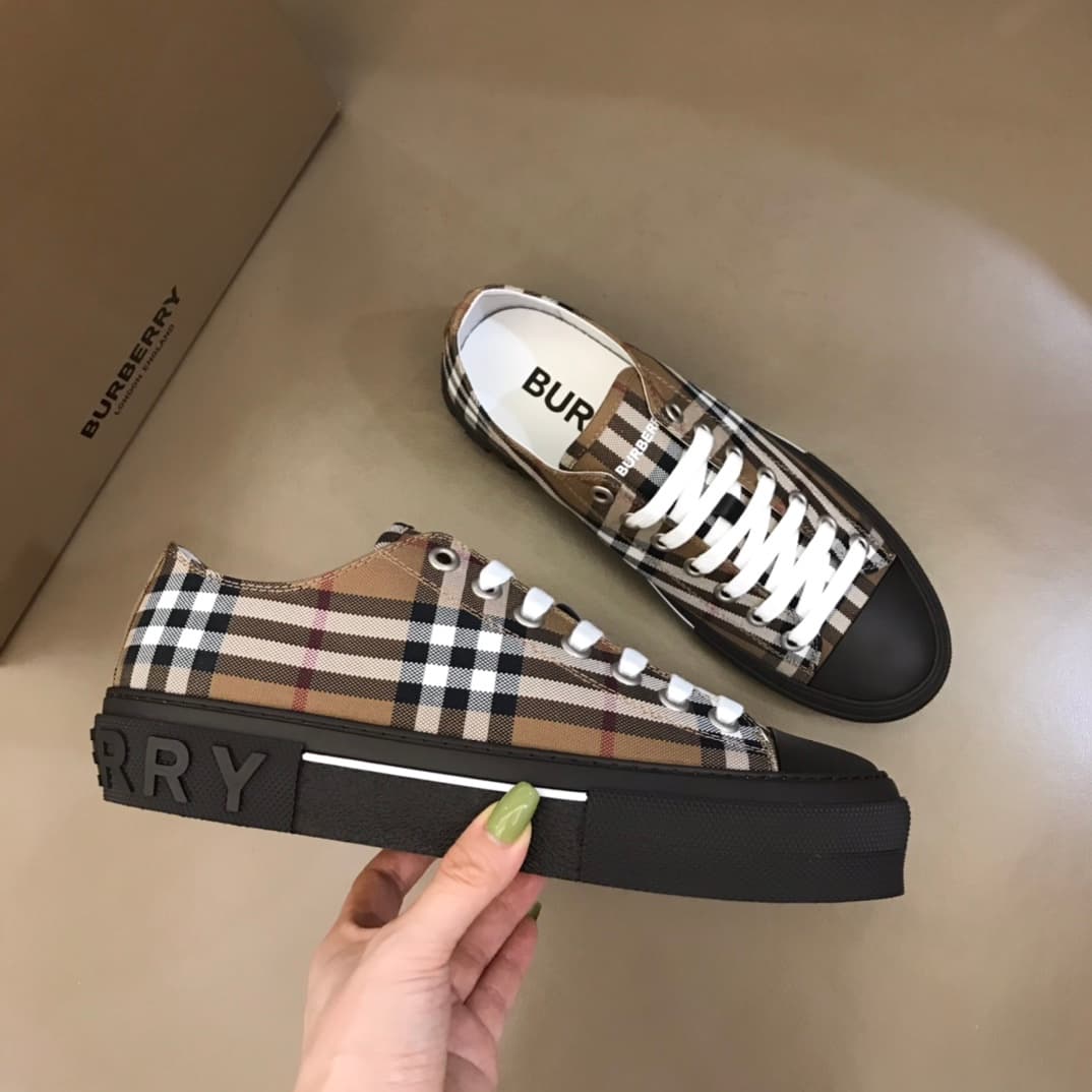 Burberry Shoes 4