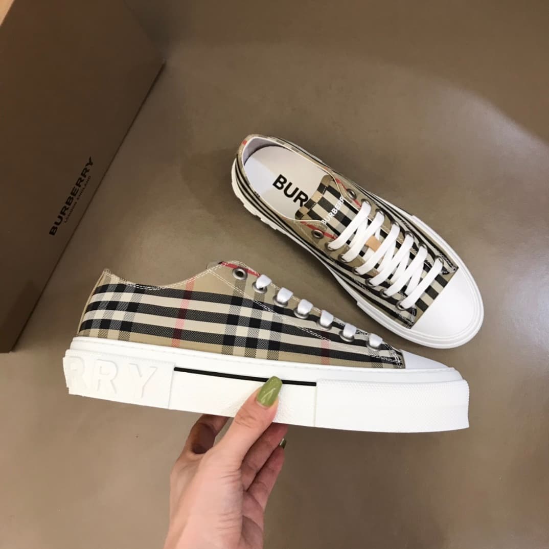 Burberry Shoes 4