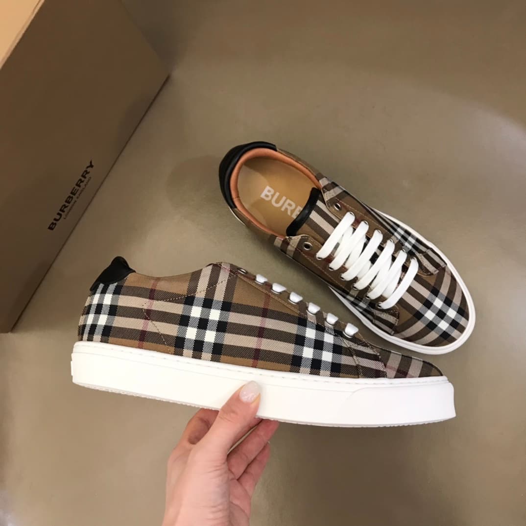 Burberry Shoes 4