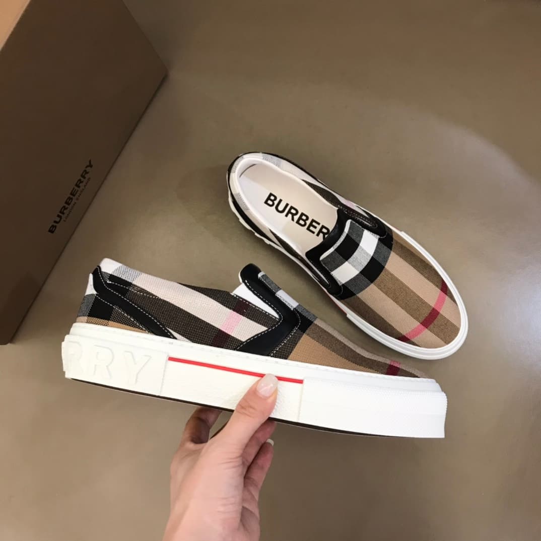 Burberry Shoes 4
