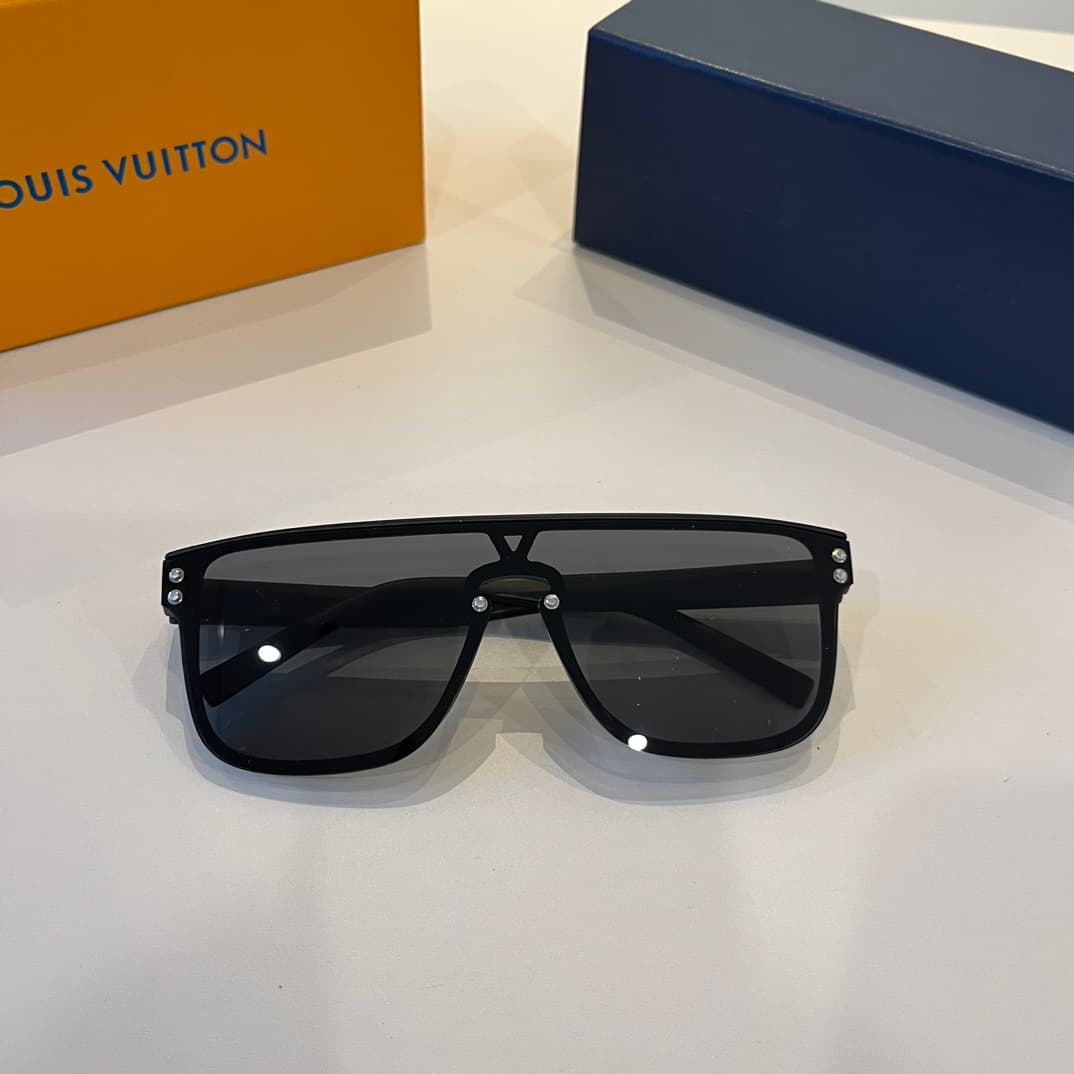 Louis Vuitton Glasses 7