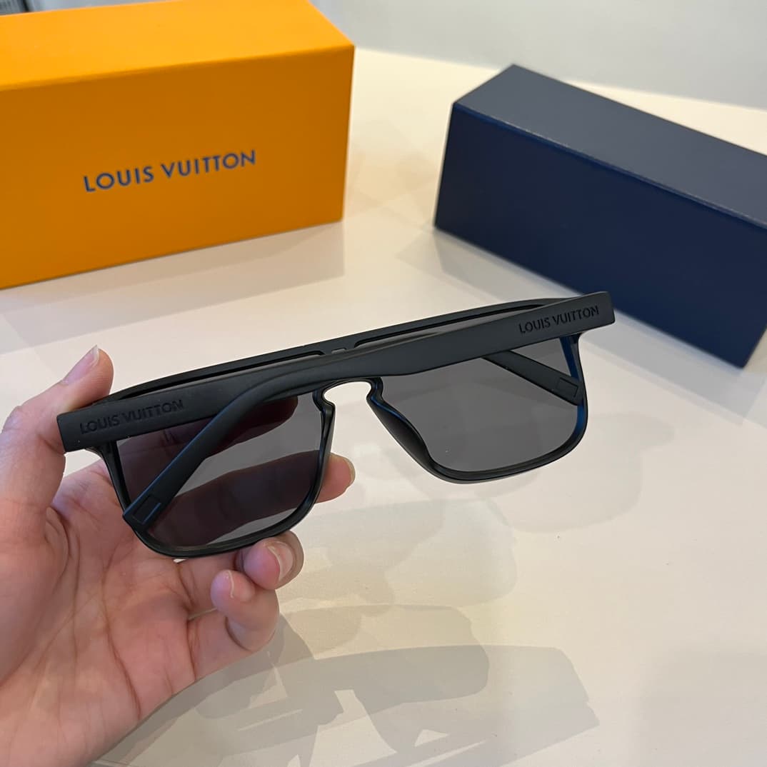 Louis Vuitton Glasses 4