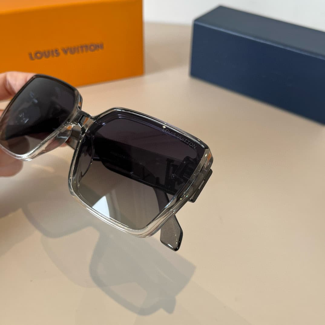 Louis Vuitton Glasses 4