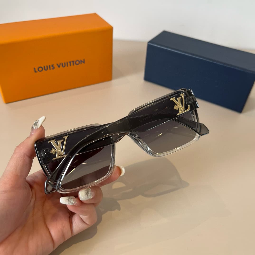 Louis Vuitton Glasses 7