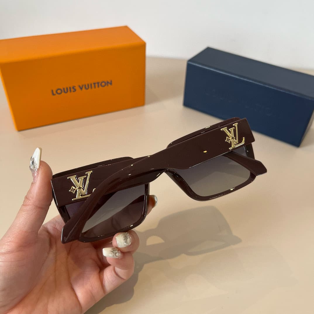 Louis Vuitton Glasses 6