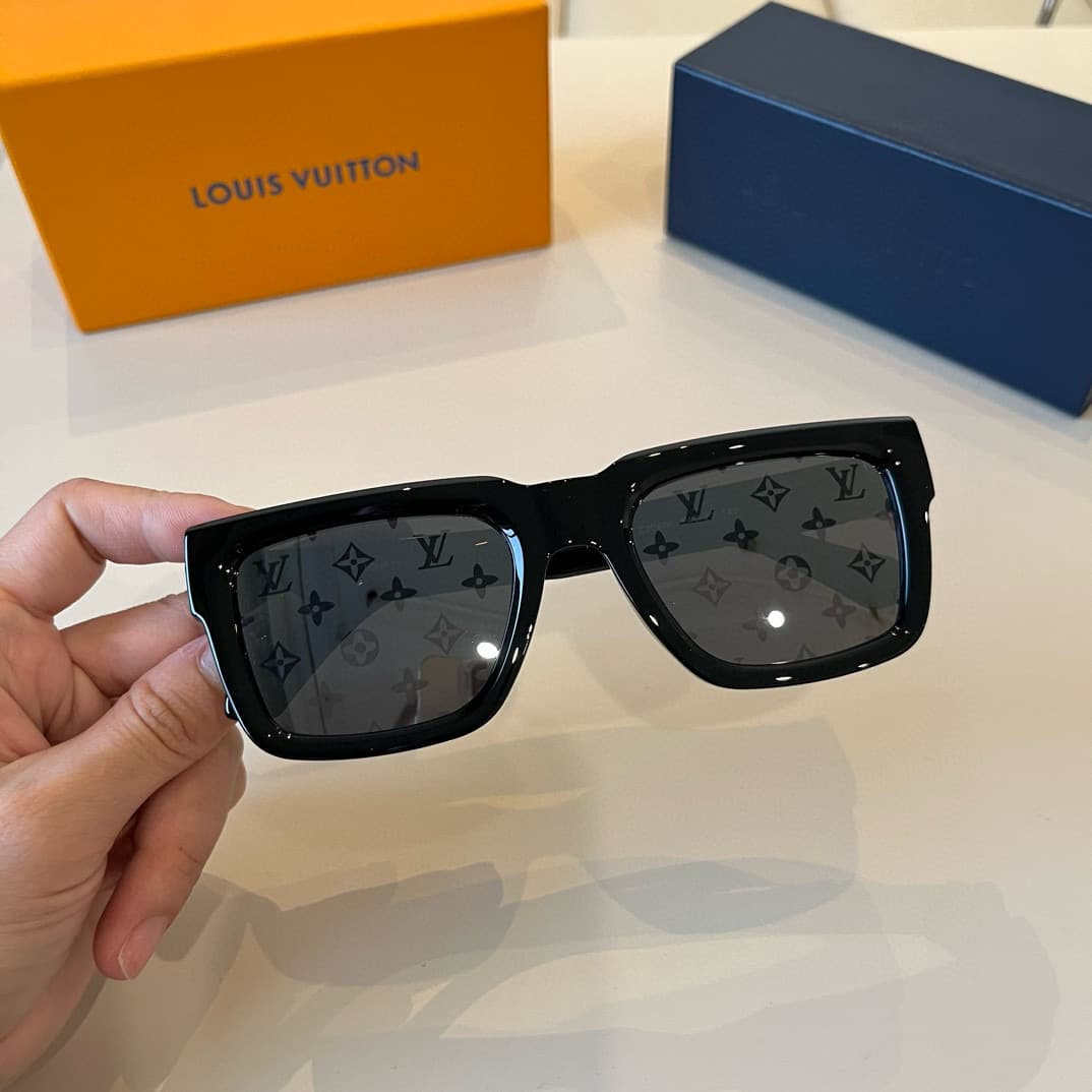 Louis Vuitton Glasses 4