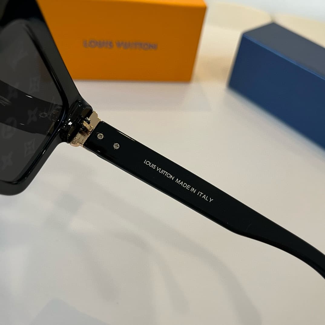 Louis Vuitton Glasses 8