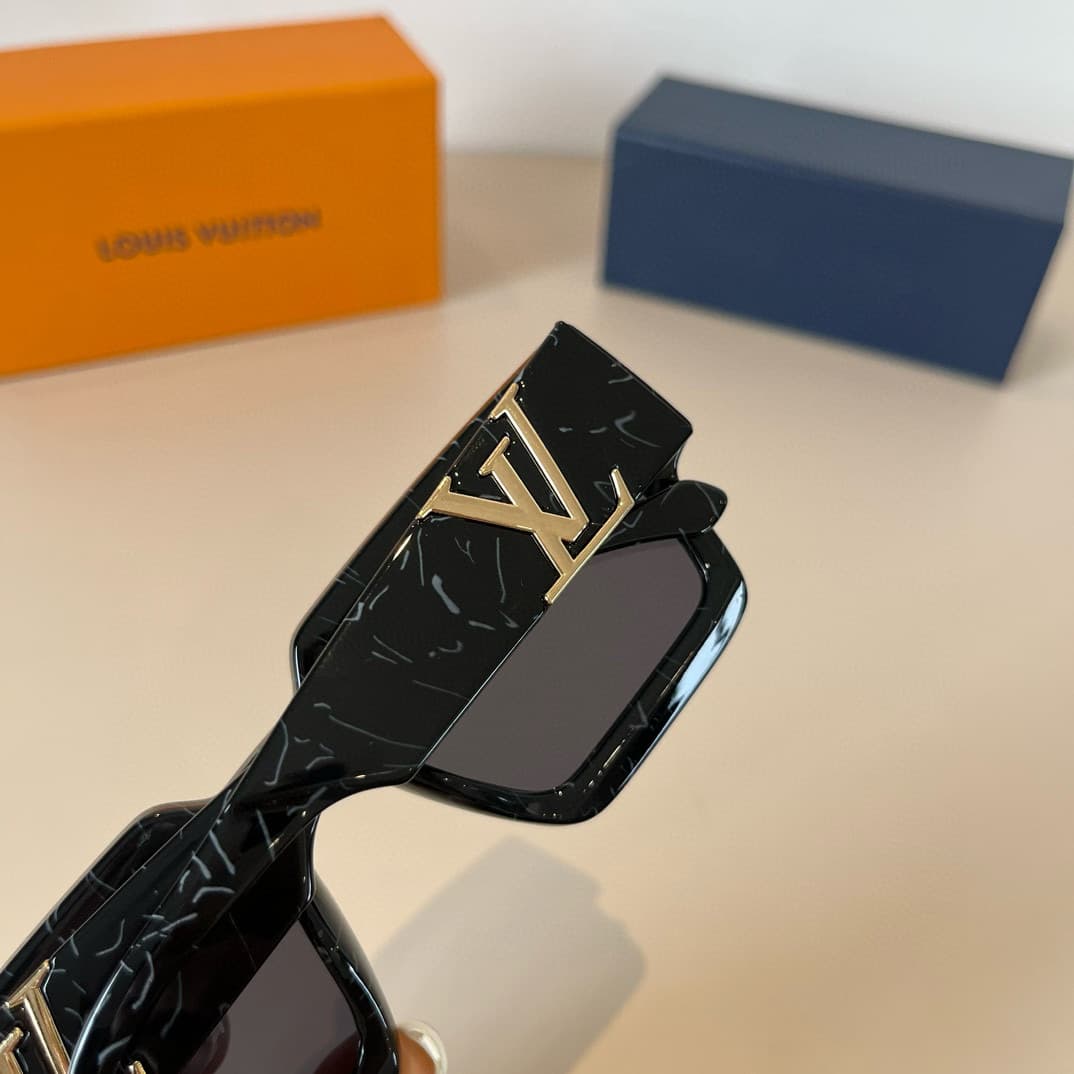 Louis Vuitton Glasses 7