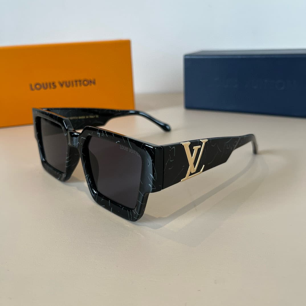 Louis Vuitton Glasses 3