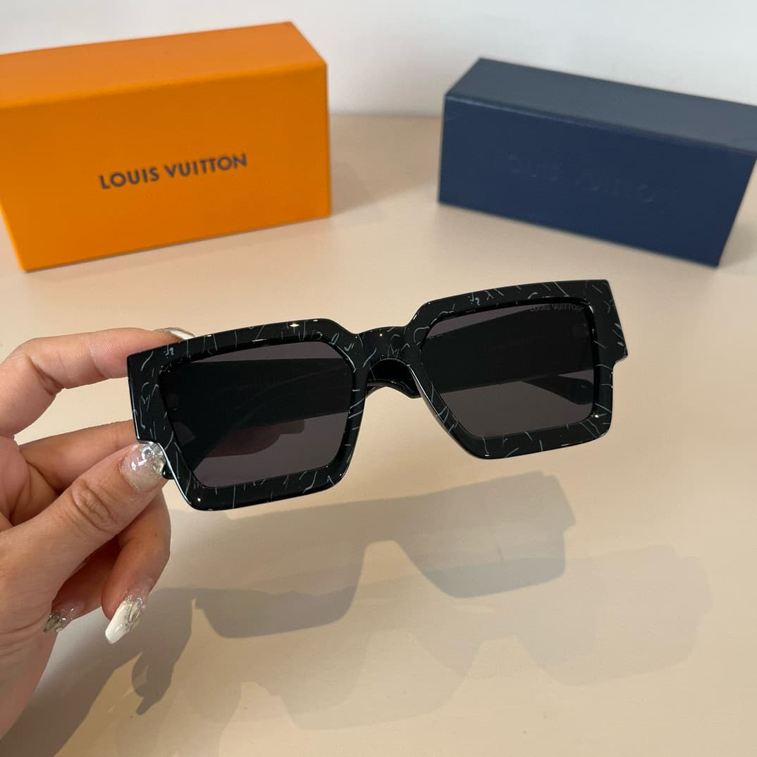 Louis Vuitton Glasses 5