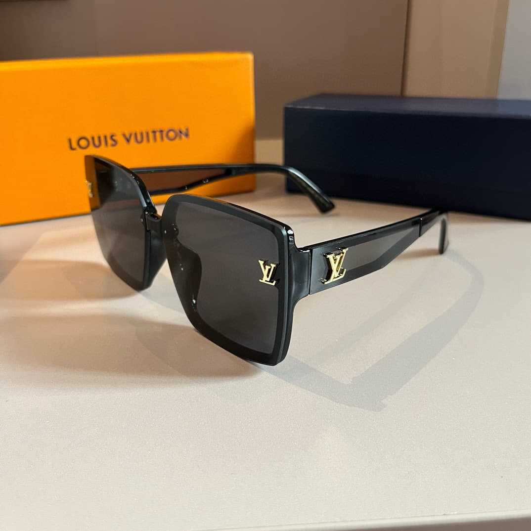Louis Vuitton Glasses 4