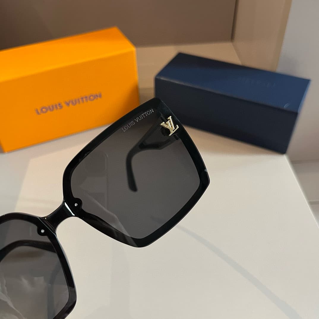 Louis Vuitton Glasses 5