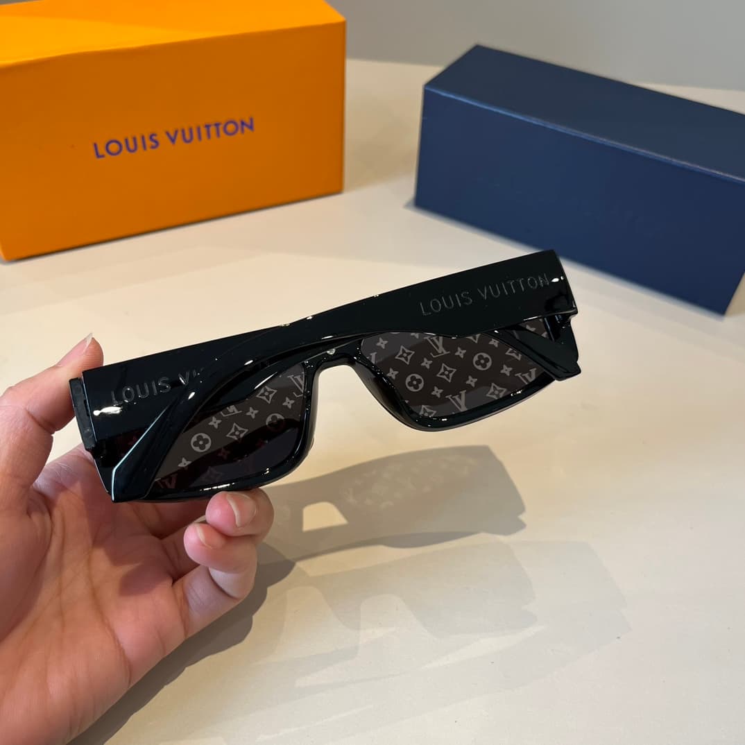 Louis Vuitton Glasses 6
