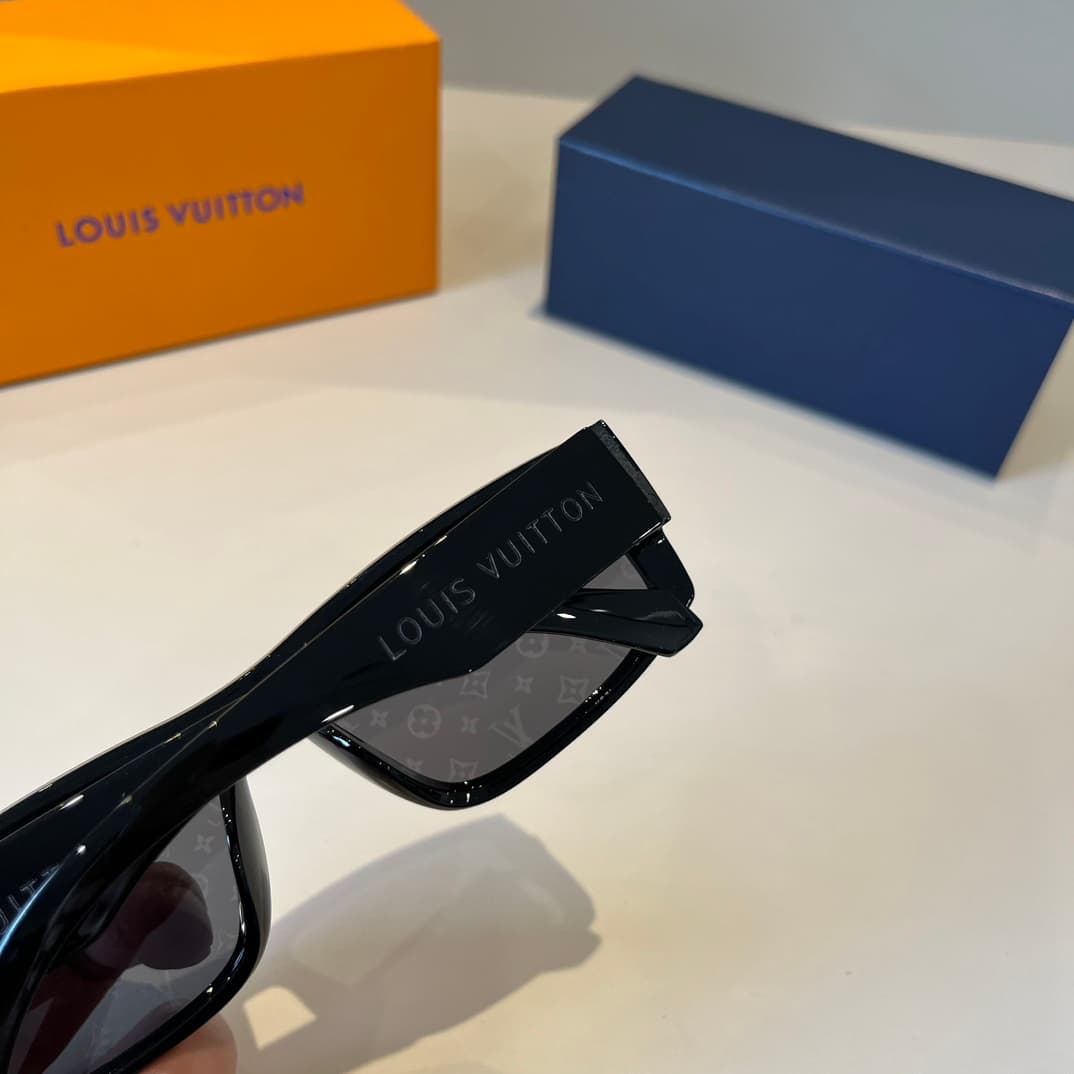 Louis Vuitton Glasses 6