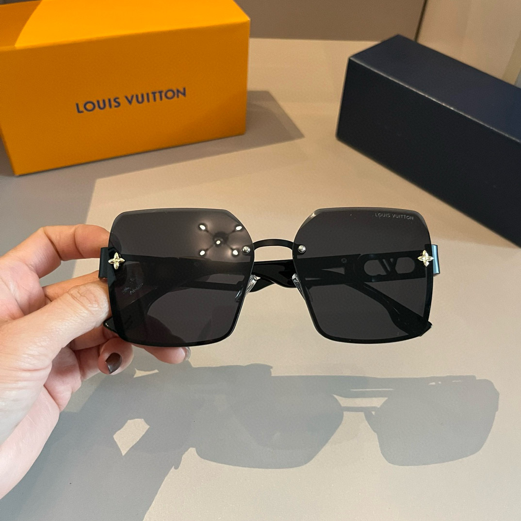 Louis Vuitton Glasses 4