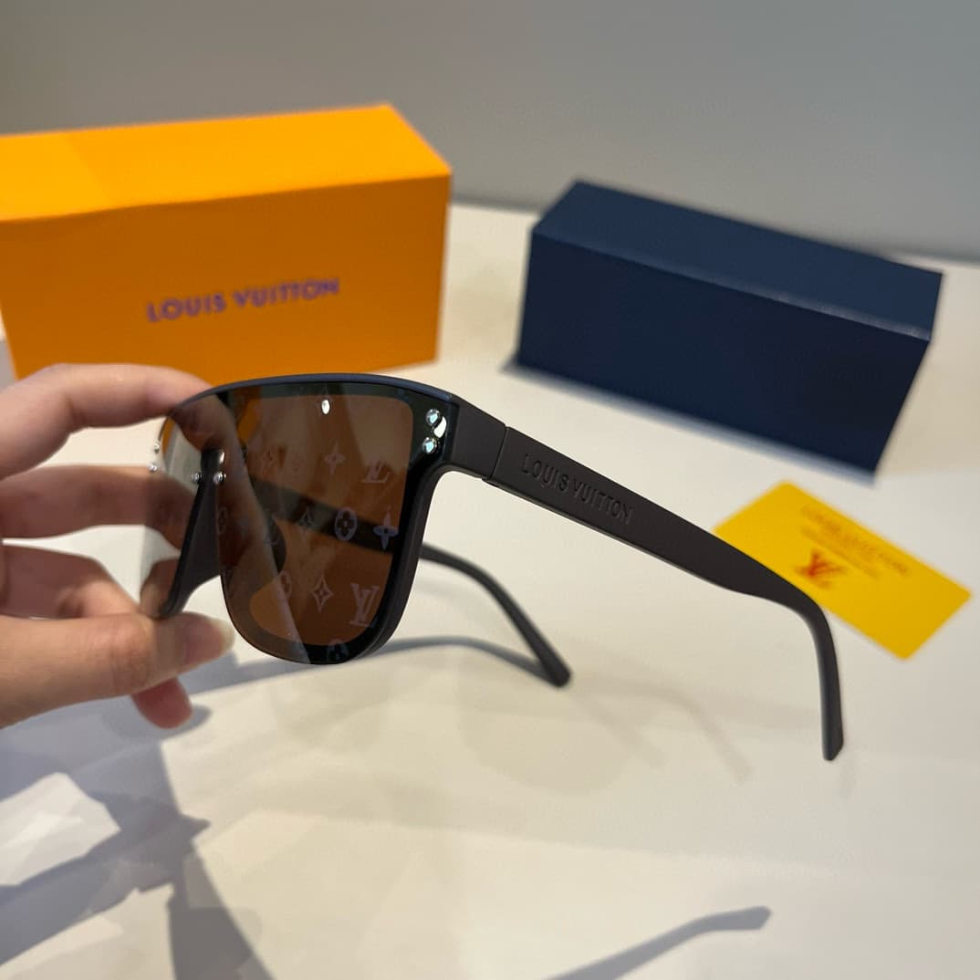 Louis Vuitton Glasses 4