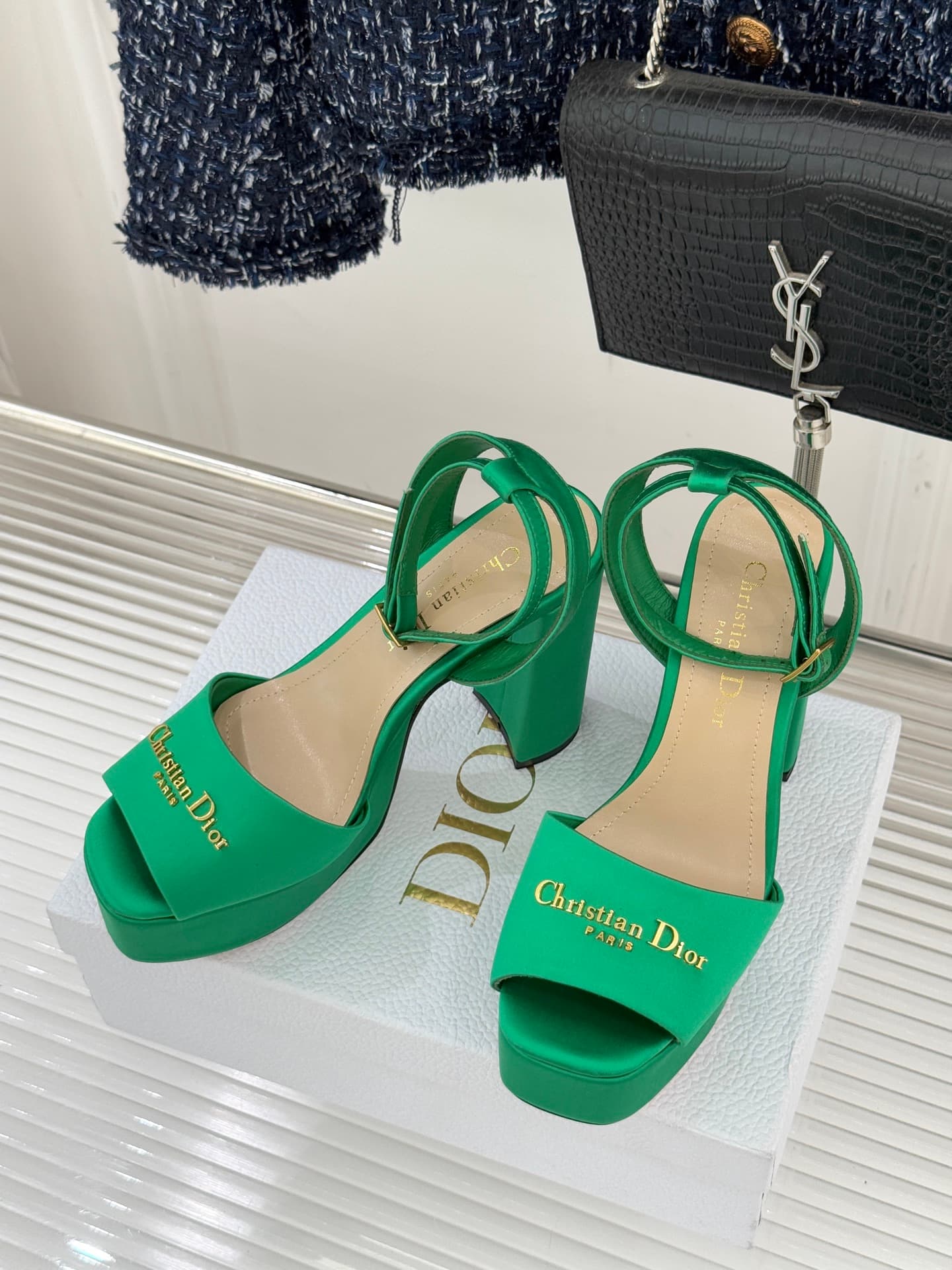 Dior Shoes (New) 2